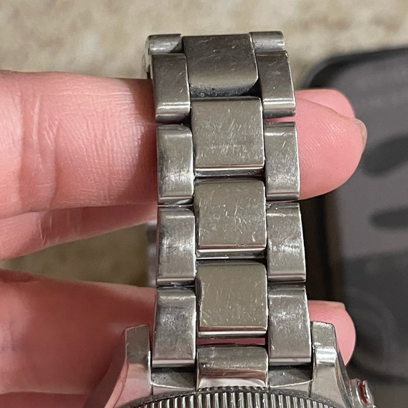 Womens watch - Picture 6 of 11